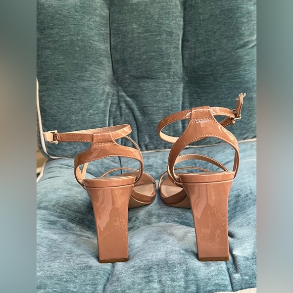 Mix No. 6 Aliciana Honey 🍯 Patent Leather Strappy Heel Sandal. Size 11. - Picture 4 of 8